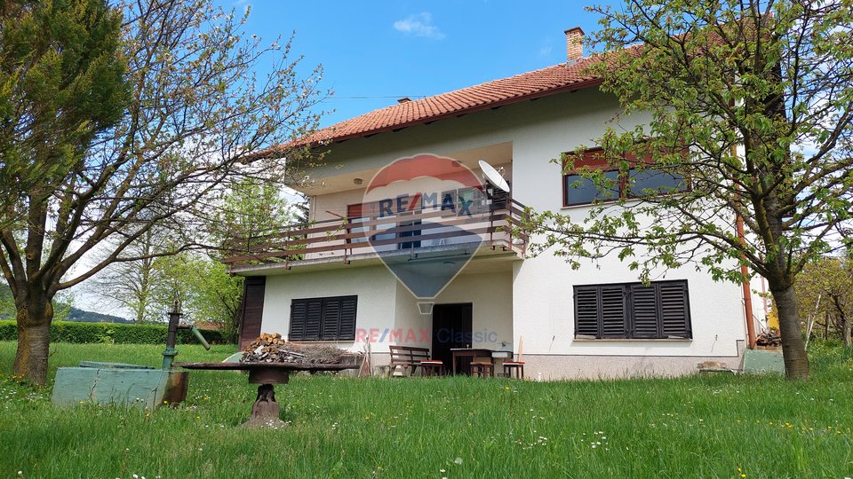 House for sale in Klanjec, 230m2