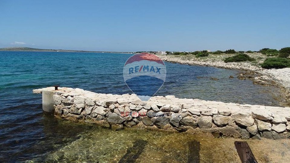Beautiful plot of land on the first row to the sea, 129923 m2