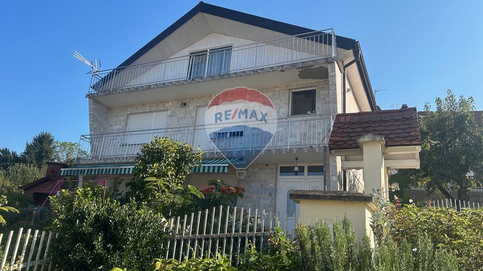 TWO MAINTAINED HOUSES WITH A YARD, ANDRAŠEVEC