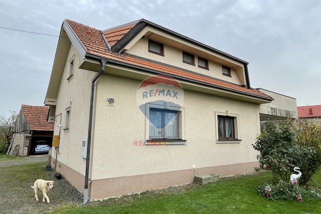 House for sale 150 m2 in Oroslavje