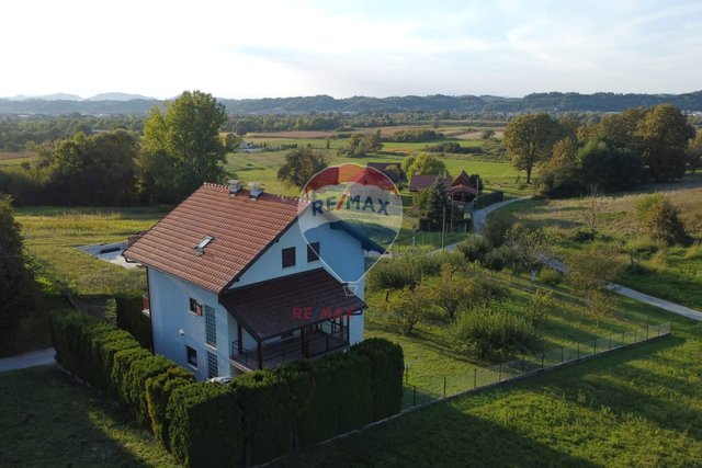 HOUSE 180m2, QUIET LOCATION, NEAR THE CENTER OF OROSLAVJE