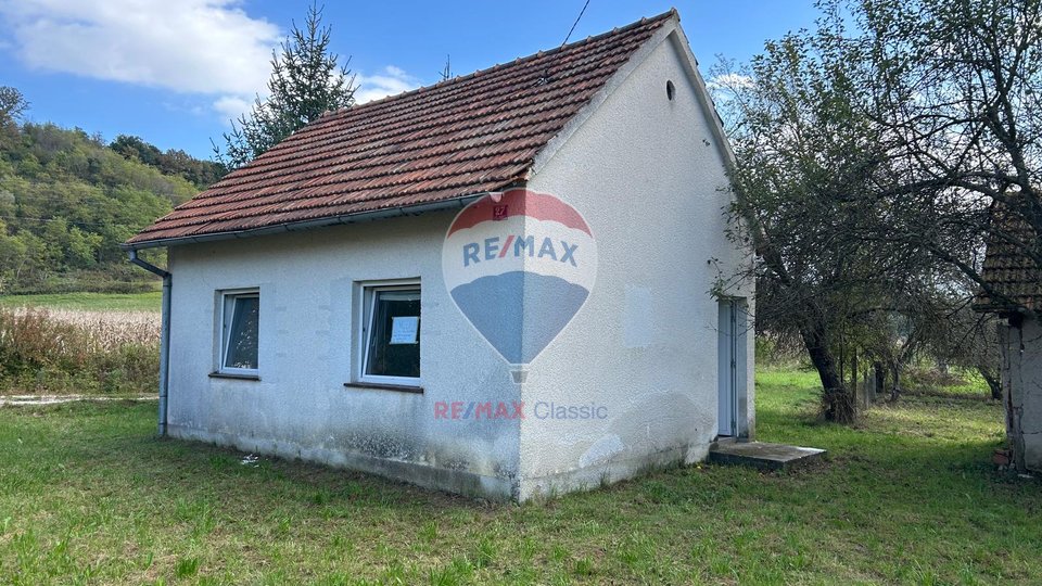 HOUSE 36m2, READY FOR RENOVATION, QUIET LOCATION, IVANIĆ DESINIĆKI