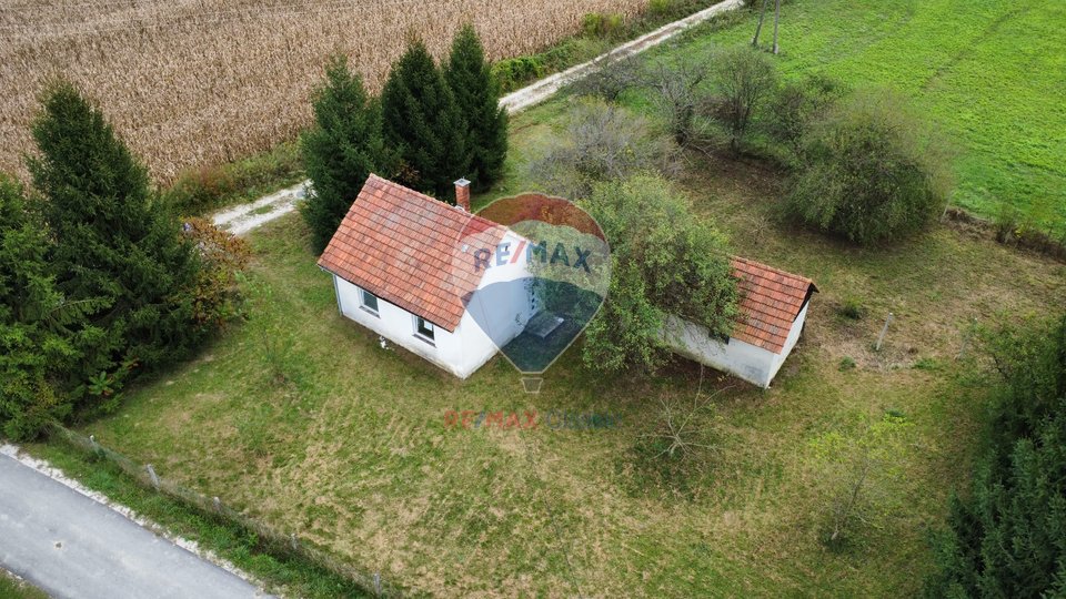 HOUSE 36m2, READY FOR RENOVATION, QUIET LOCATION, IVANIĆ DESINIĆKI