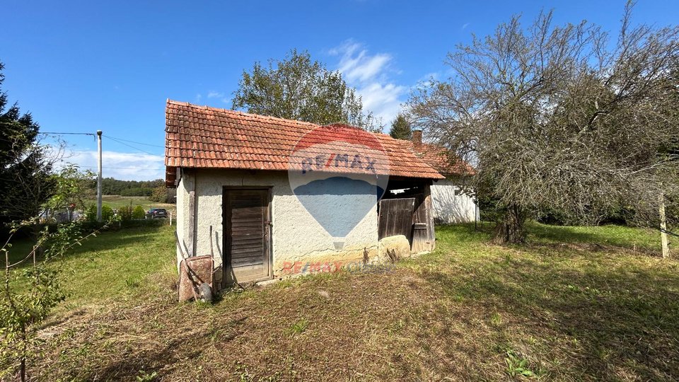 HOUSE 36m2, READY FOR RENOVATION, QUIET LOCATION, IVANIĆ DESINIĆKI