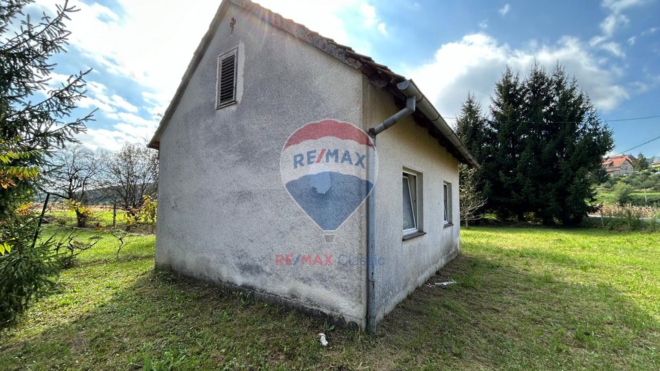 HOUSE 36m2, READY FOR RENOVATION, QUIET LOCATION, IVANIĆ DESINIĆKI