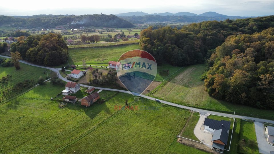 GRAĐEVINSKO ZEMLJIŠTE 1000 m2, SA GLAVNIM PROJEKTOM, GUBAŠEVO