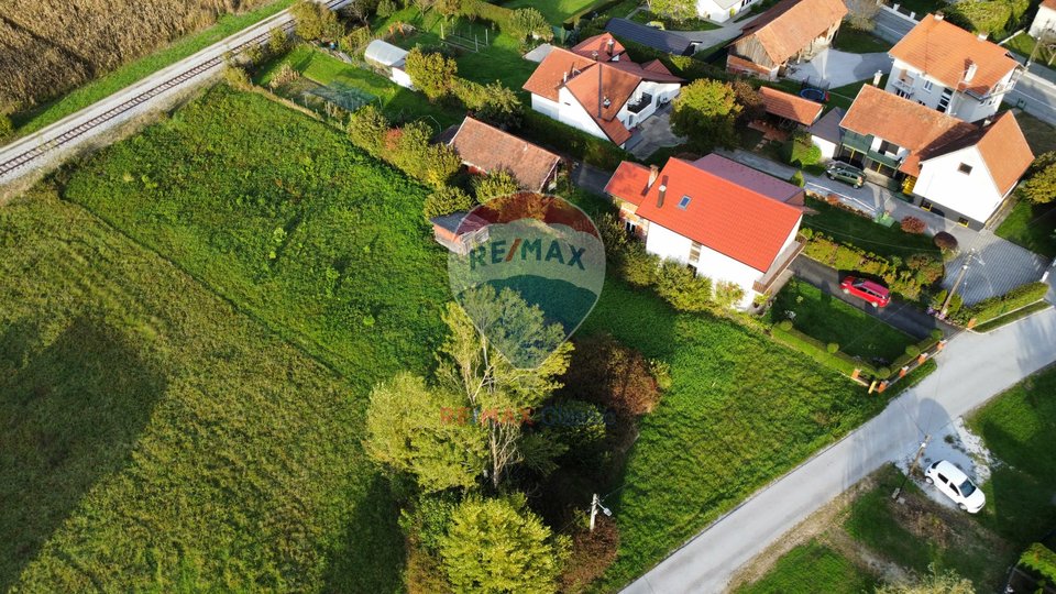 Building plot 400 meters from the center of Donja Stubica