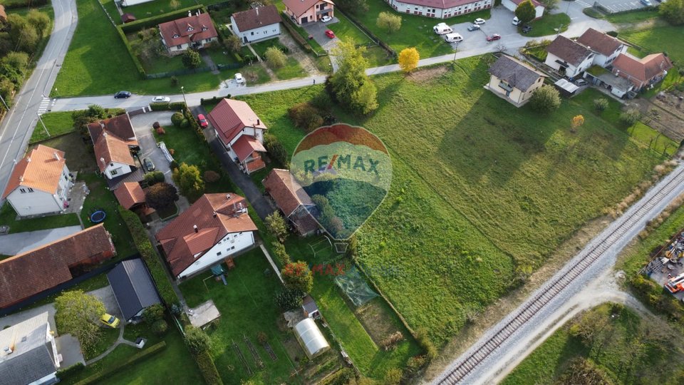 GRAĐEVINSKO ZEMLJIŠTE 1942 m2, BLIZINA CENTRA DONJE STUBICE